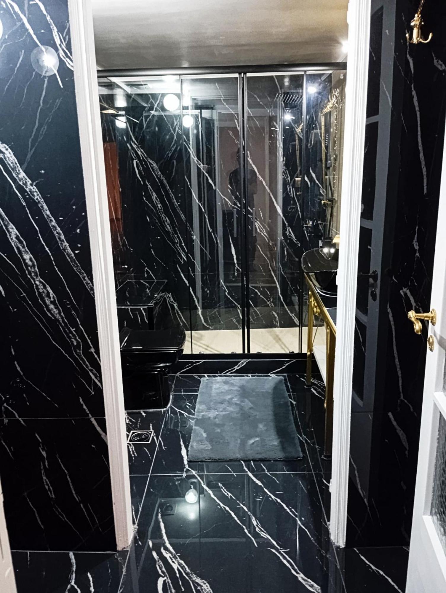Iris Baroque Apartment 엘레프시나 외부 사진