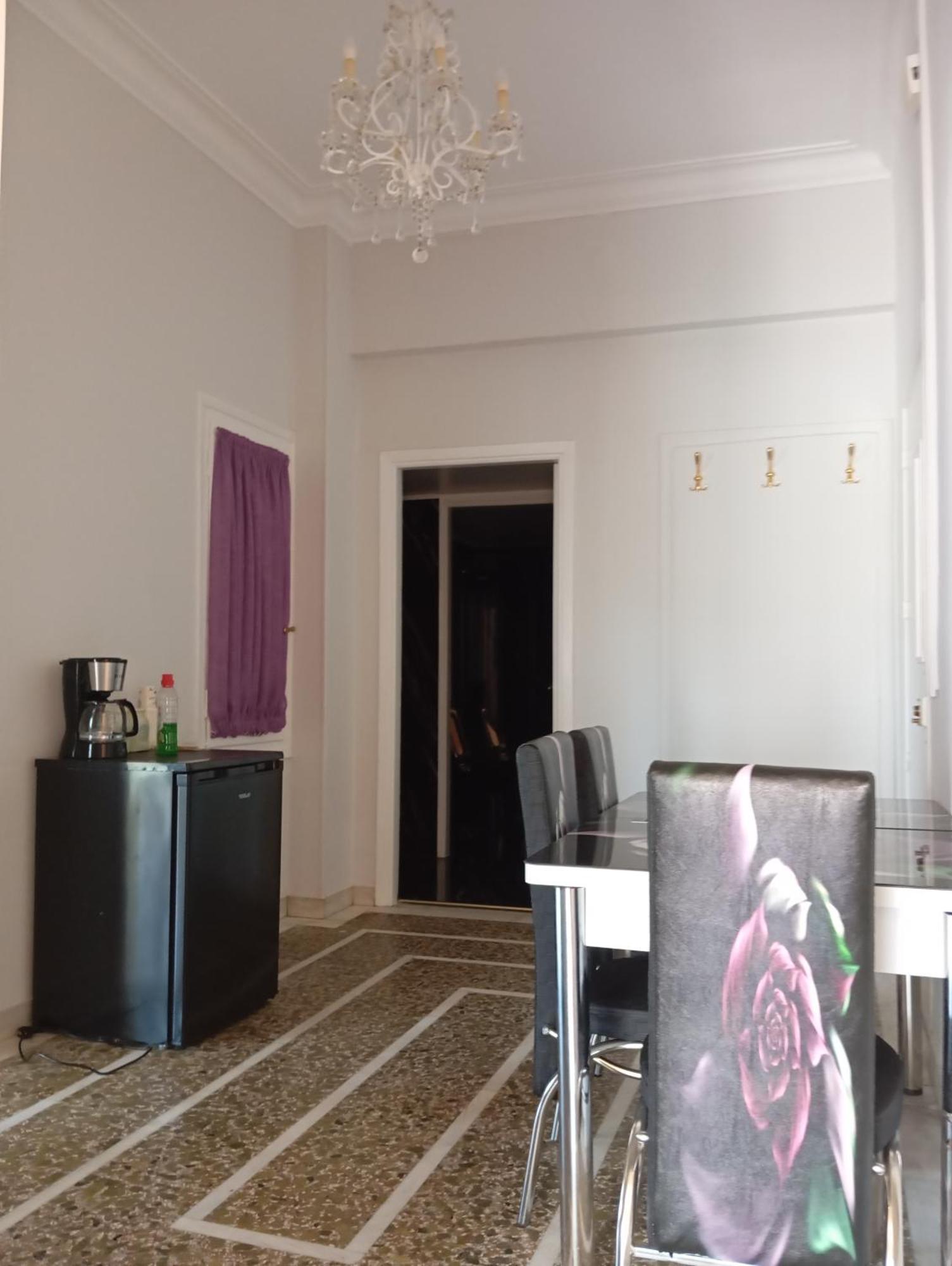 Iris Baroque Apartment 엘레프시나 외부 사진