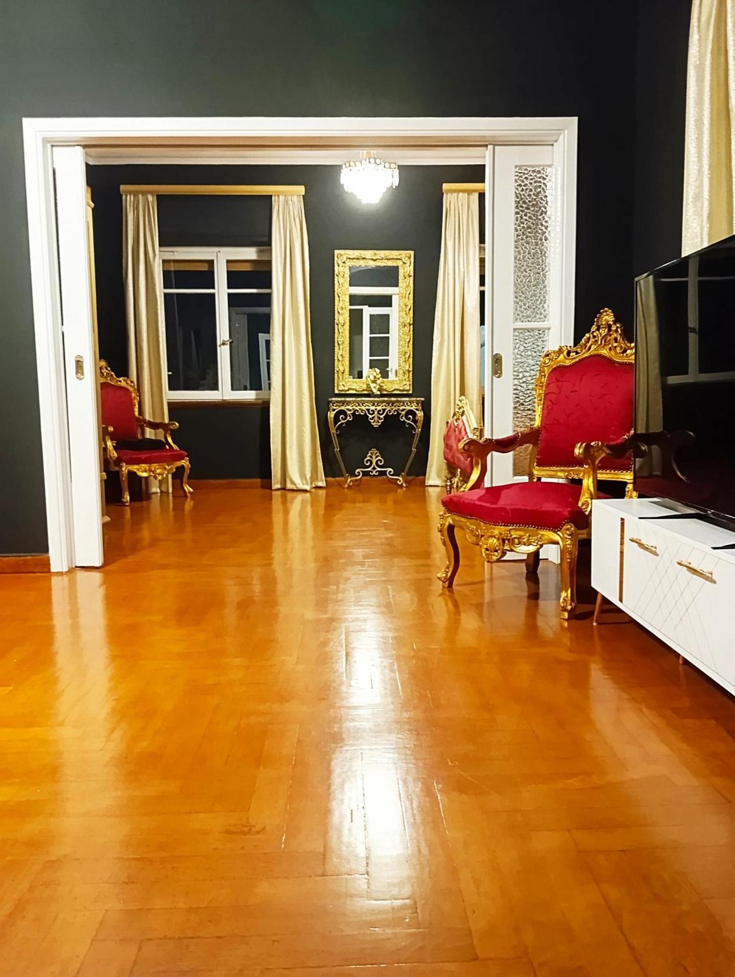 Iris Baroque Apartment 엘레프시나 외부 사진