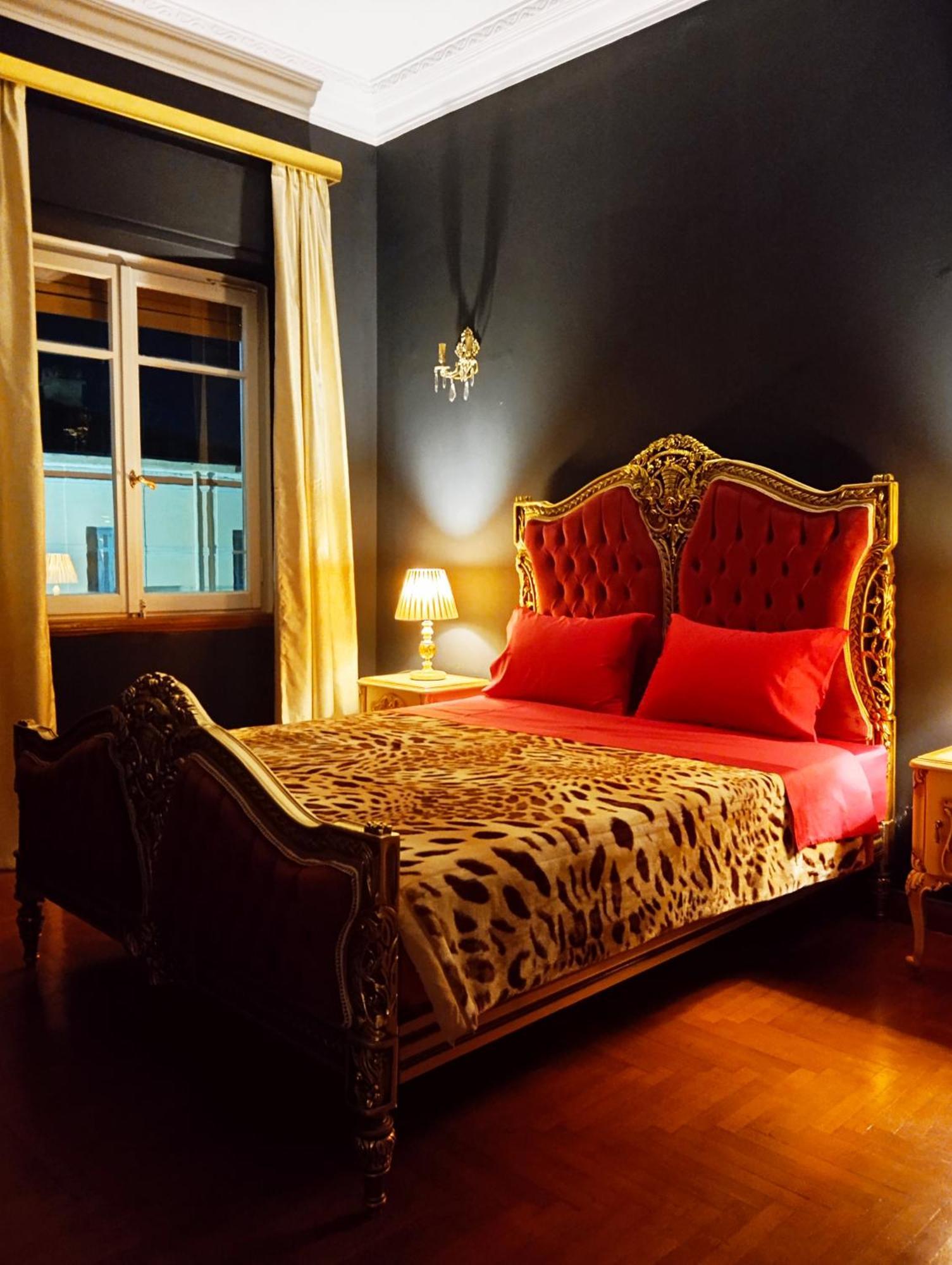 Iris Baroque Apartment 엘레프시나 외부 사진