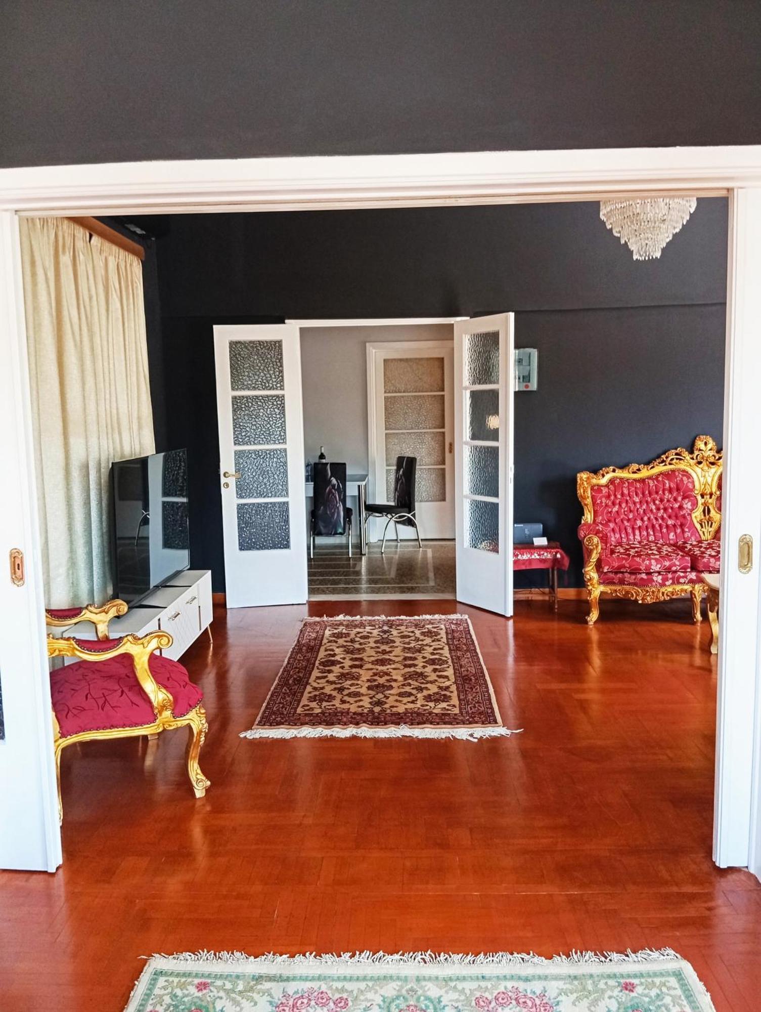 Iris Baroque Apartment 엘레프시나 외부 사진