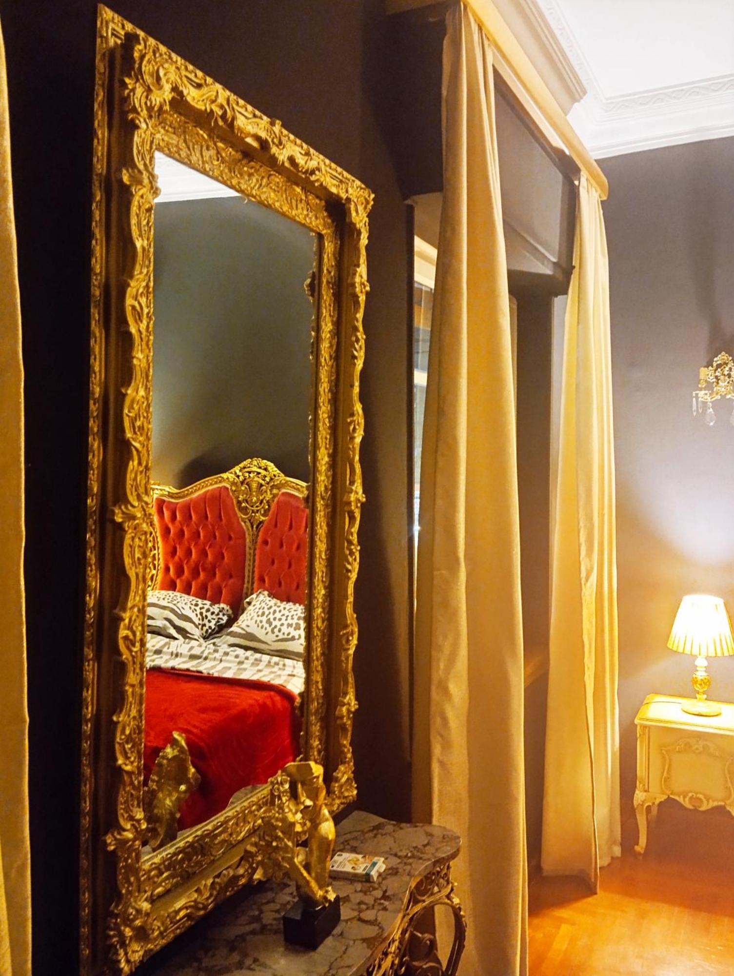 Iris Baroque Apartment 엘레프시나 외부 사진