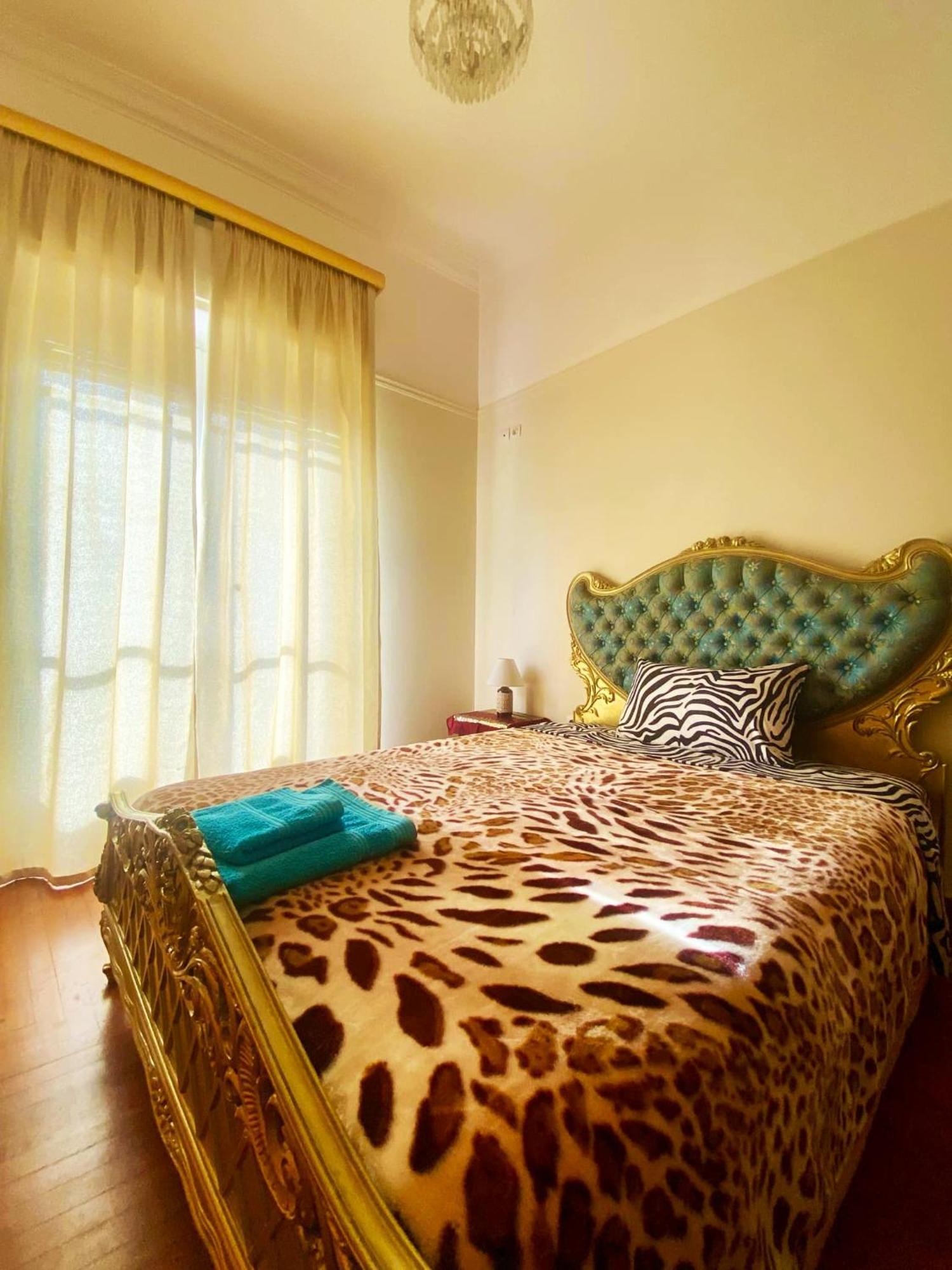 Iris Baroque Apartment 엘레프시나 외부 사진